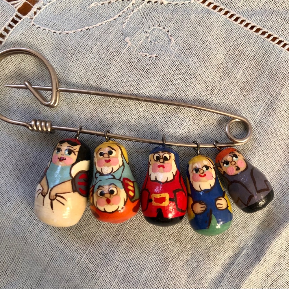 RARE vintage Snow White Disney Pin